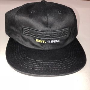 Supreme Logo 6-panel Black Cap